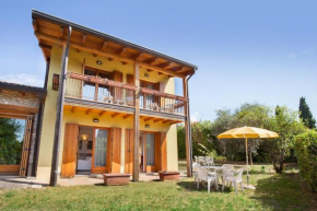 Casa Flora-Grande appartamento a Garda